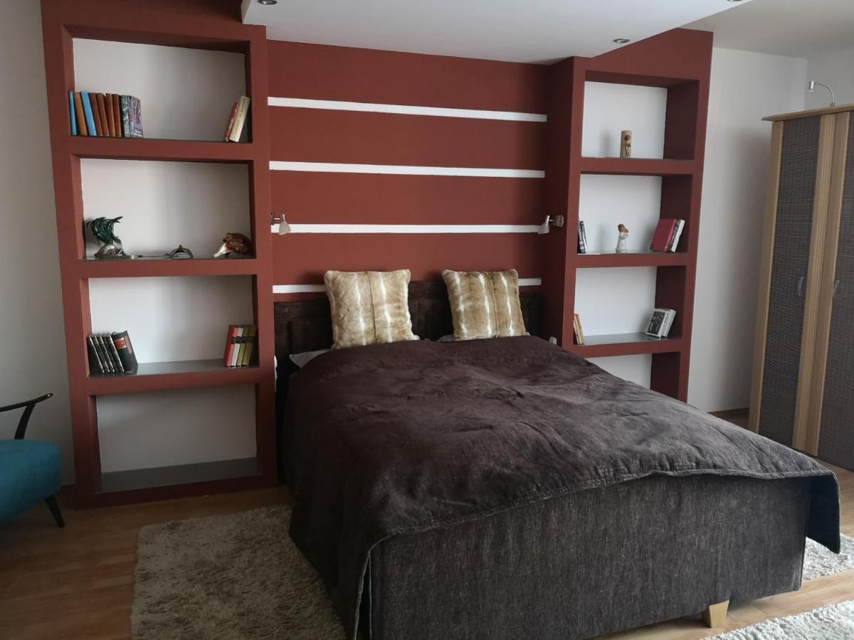 Hotello Apartmanhaz Es Panzio Zalaegerszeg Exterior photo